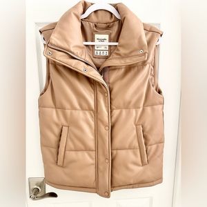 Abercrombie Vegan Leather Oversized Puffer Vest Tan Sz S